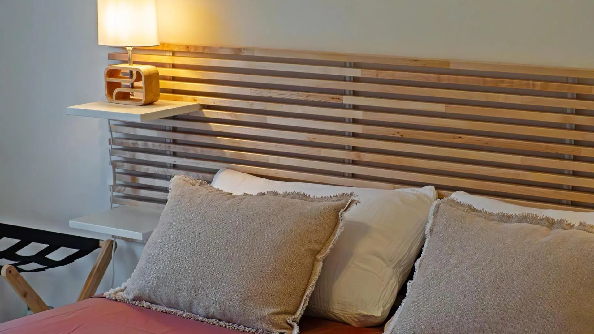 Wood Apartment - Rome Battistini 0*,  Italy