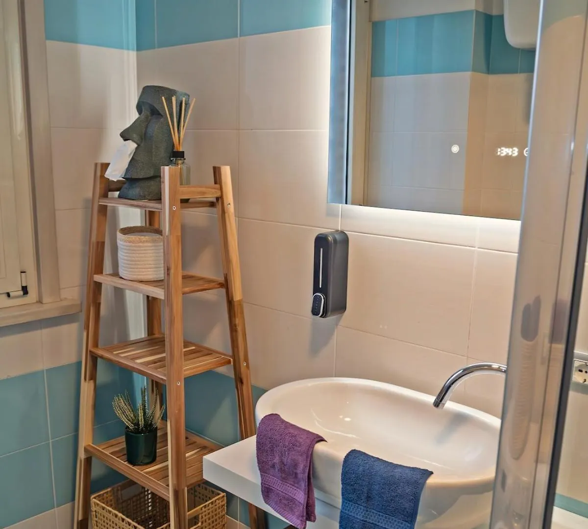 Wood Apartment - Rome Battistini Italy